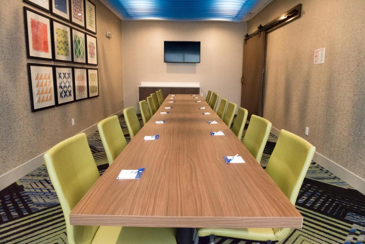 Holiday Inn Express & Suites Dayton North - Vandalia By Ihg Εξωτερικό φωτογραφία