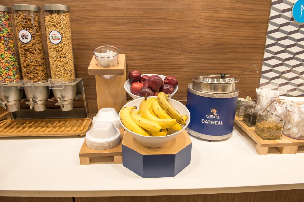 Holiday Inn Express & Suites Dayton North - Vandalia By Ihg Εξωτερικό φωτογραφία