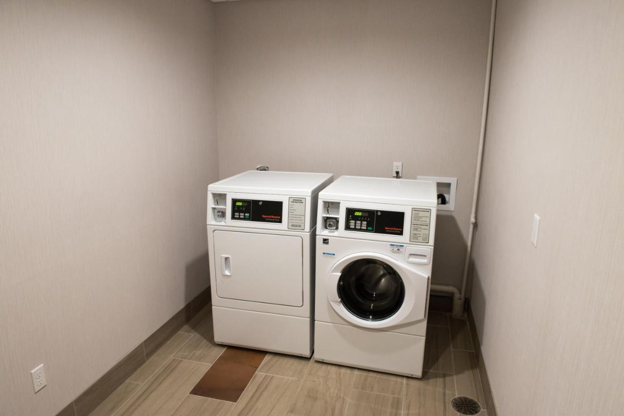 Holiday Inn Express & Suites Dayton North - Vandalia By Ihg Εξωτερικό φωτογραφία